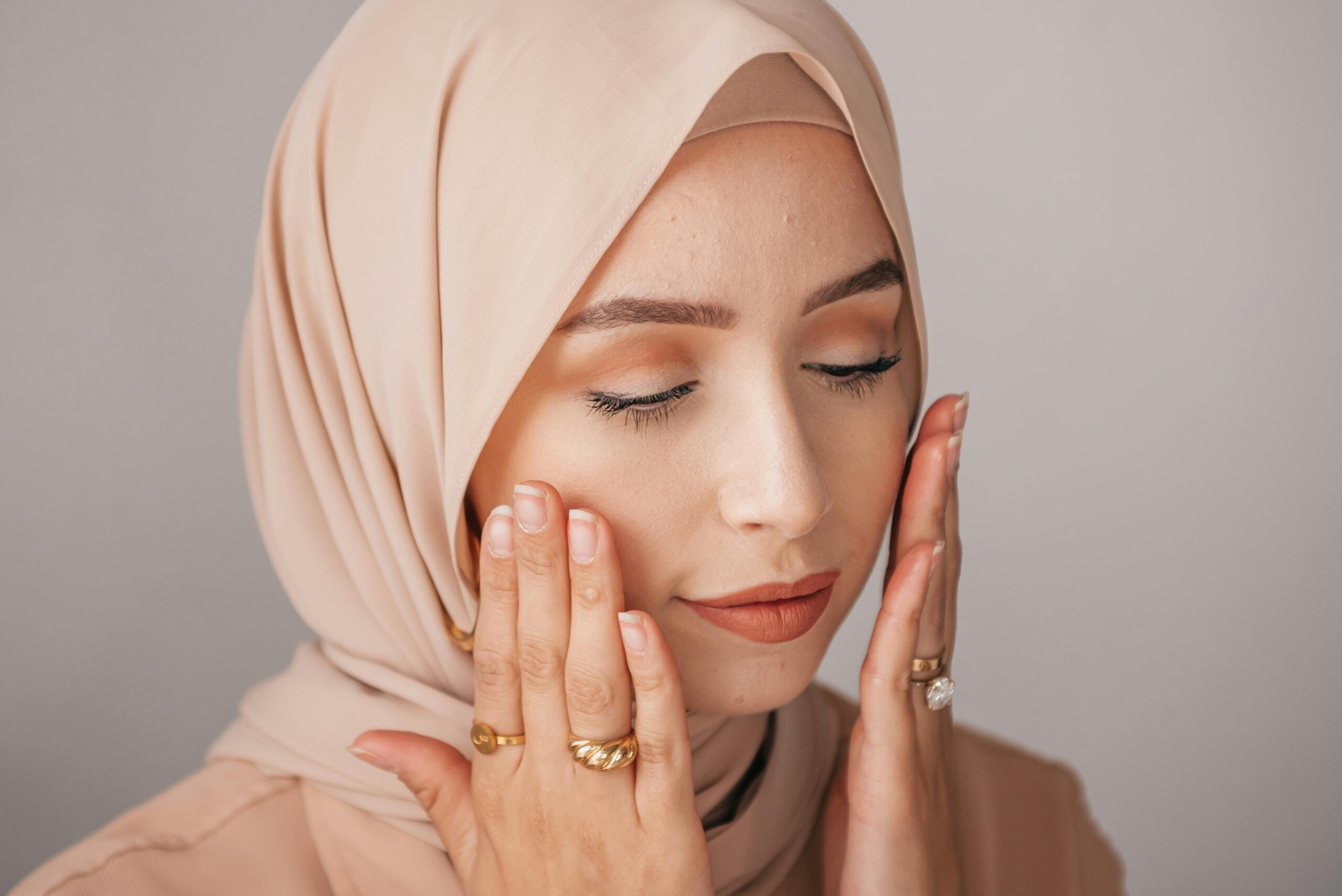 بيوتين وزنك وكولاجين معاً